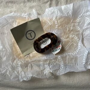 Teleties Tortoise Small Flat Round Hair Clip